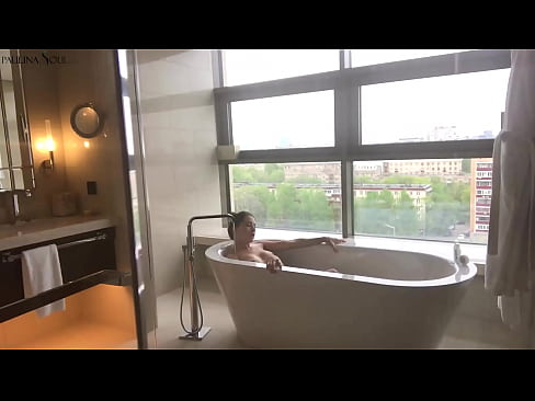❤️ عزیزم فوق العاده با شور و شوق بیدمشک خود را در حمام تکان می دهد ☑ پورنو در fa.bestsexporno.ru ﹏